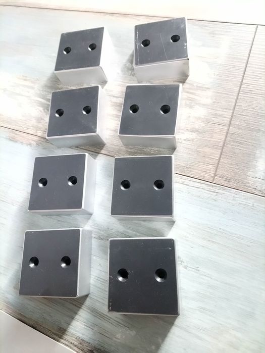 nóżki do szafek ok 2 cm wysokość