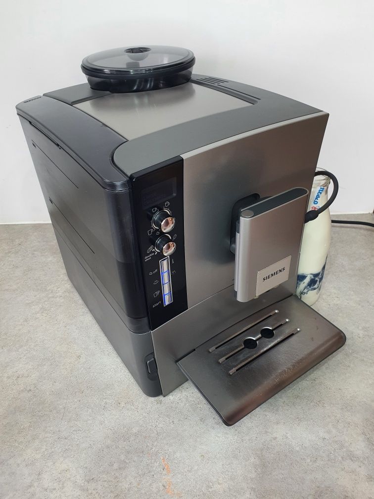 Automatyczny ekspres po konserwacji Siemens Eq.5 macchiato plus