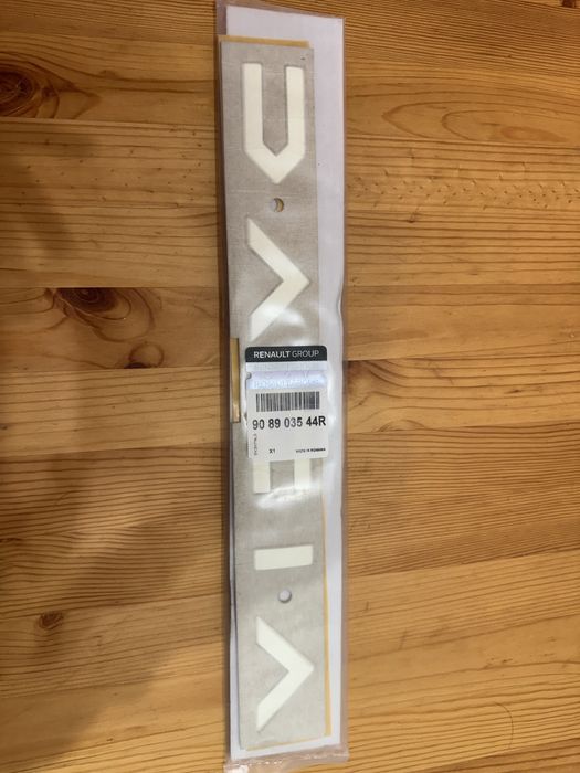 Emblemat logo tył oryginał DACIA