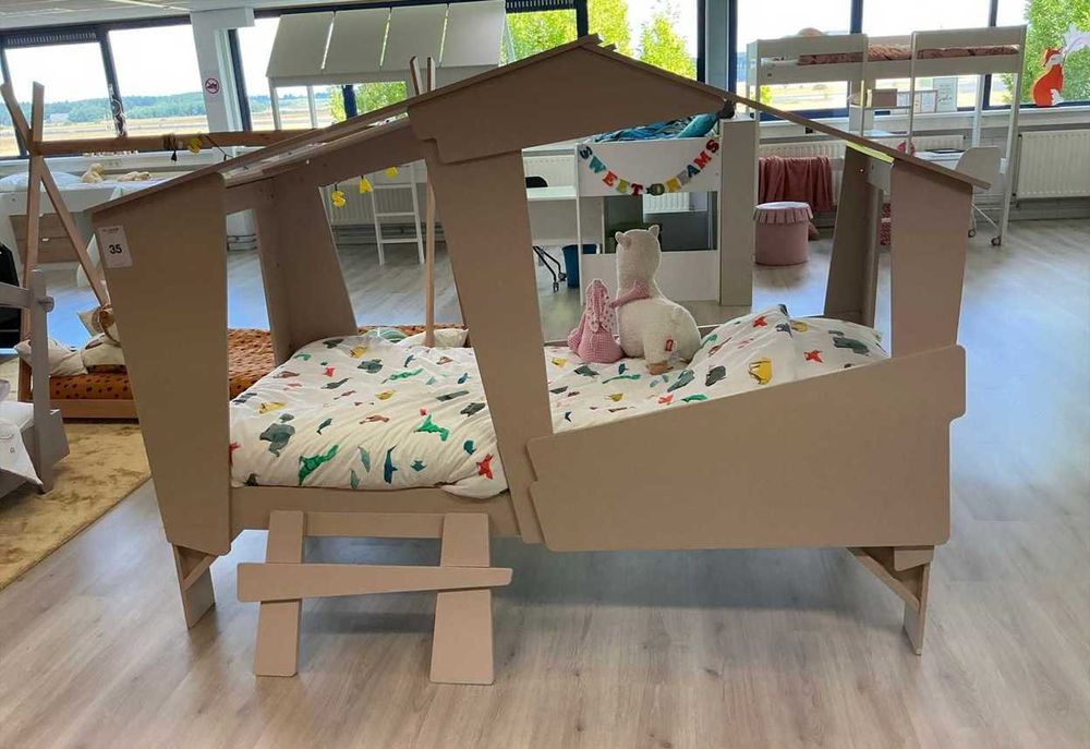 Outlet meblowy - Łóżka, szafy, biurka, toaletki, meble dziecięce