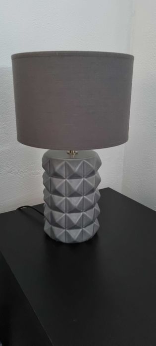 Candeeiro sala ou quarto cinzento