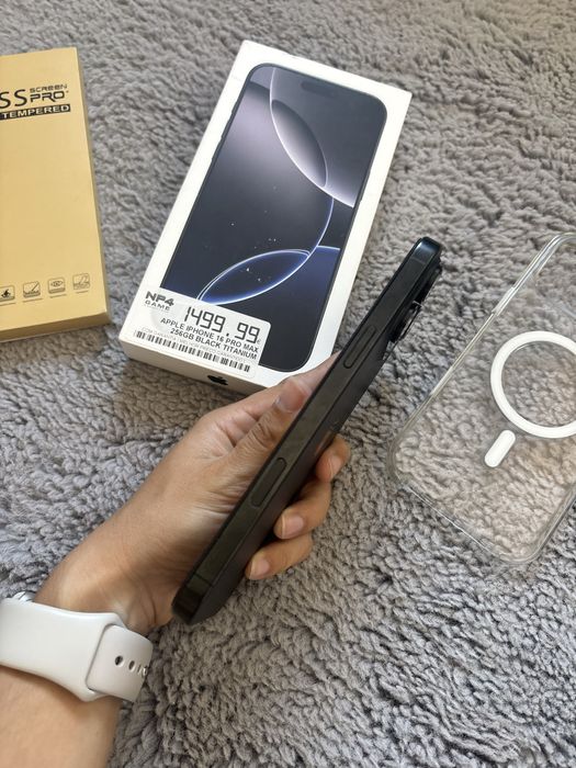 iPhone 16 Pro Max - 256GB Black Titanium