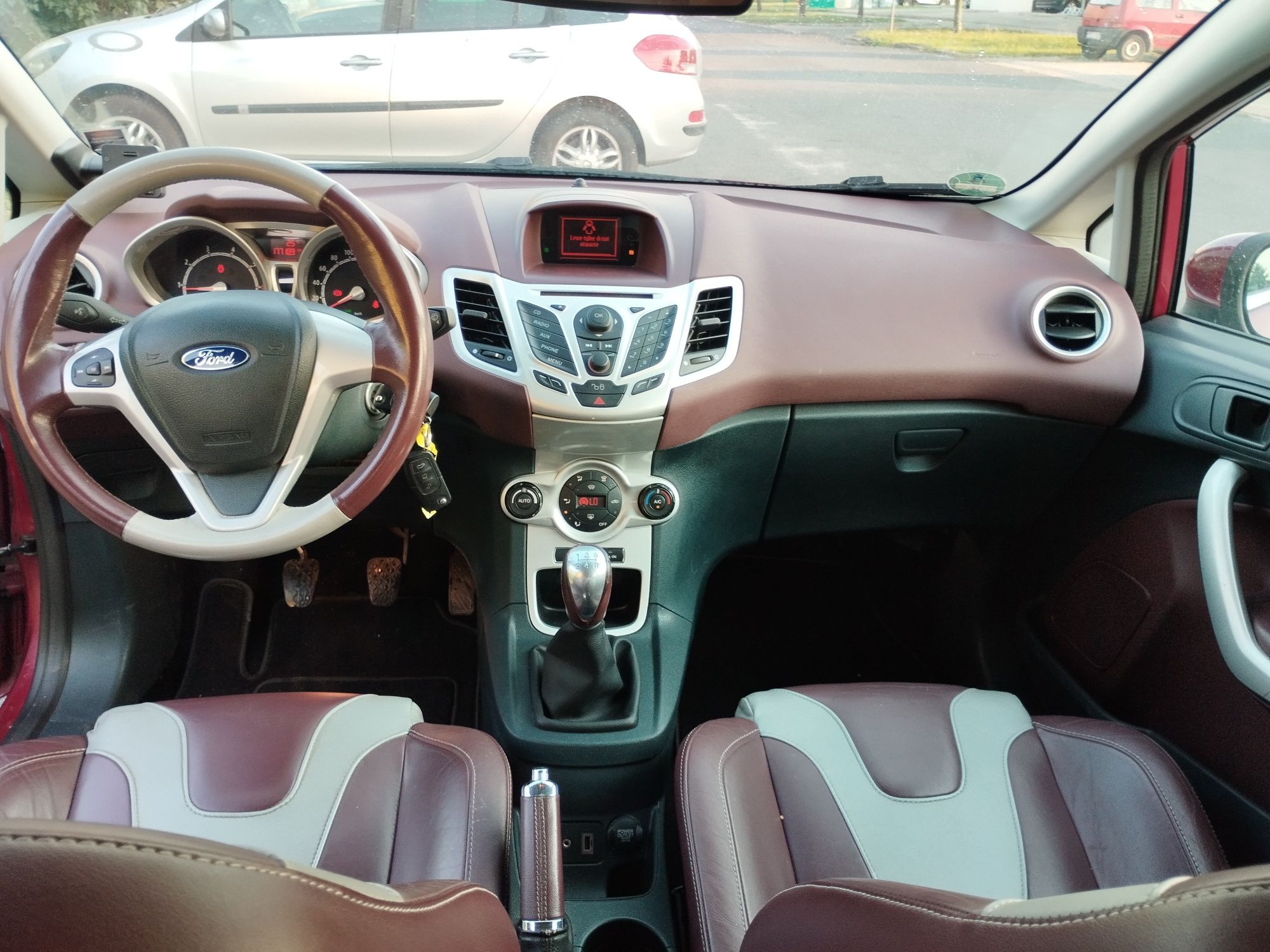 Ford Fiesta MK7 1.4b ładny zadbany bogato wyposażony skóra klima xenon