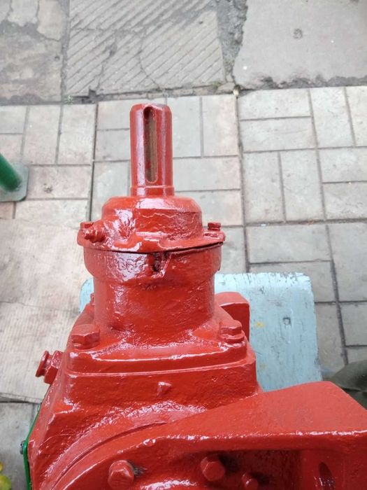 Редуктор угловий Т-образний.