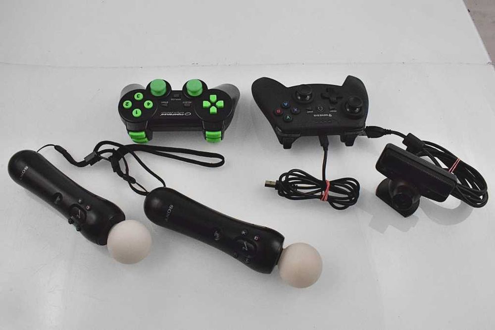PS3, Playstation 3 Super Slim 500GB, 2 pady, 2x PS Move, Kamera PS Eye
