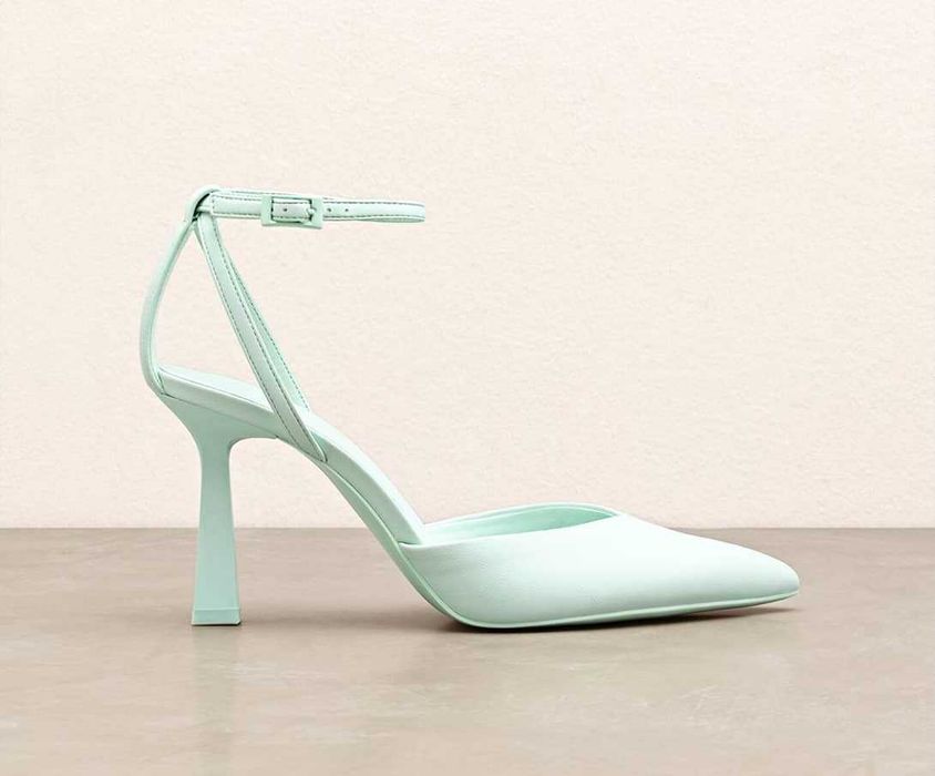 Sapatos  verde àgua da Stradivarius