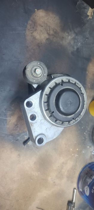 Подушка двигателя правая. Ford. Lincoln