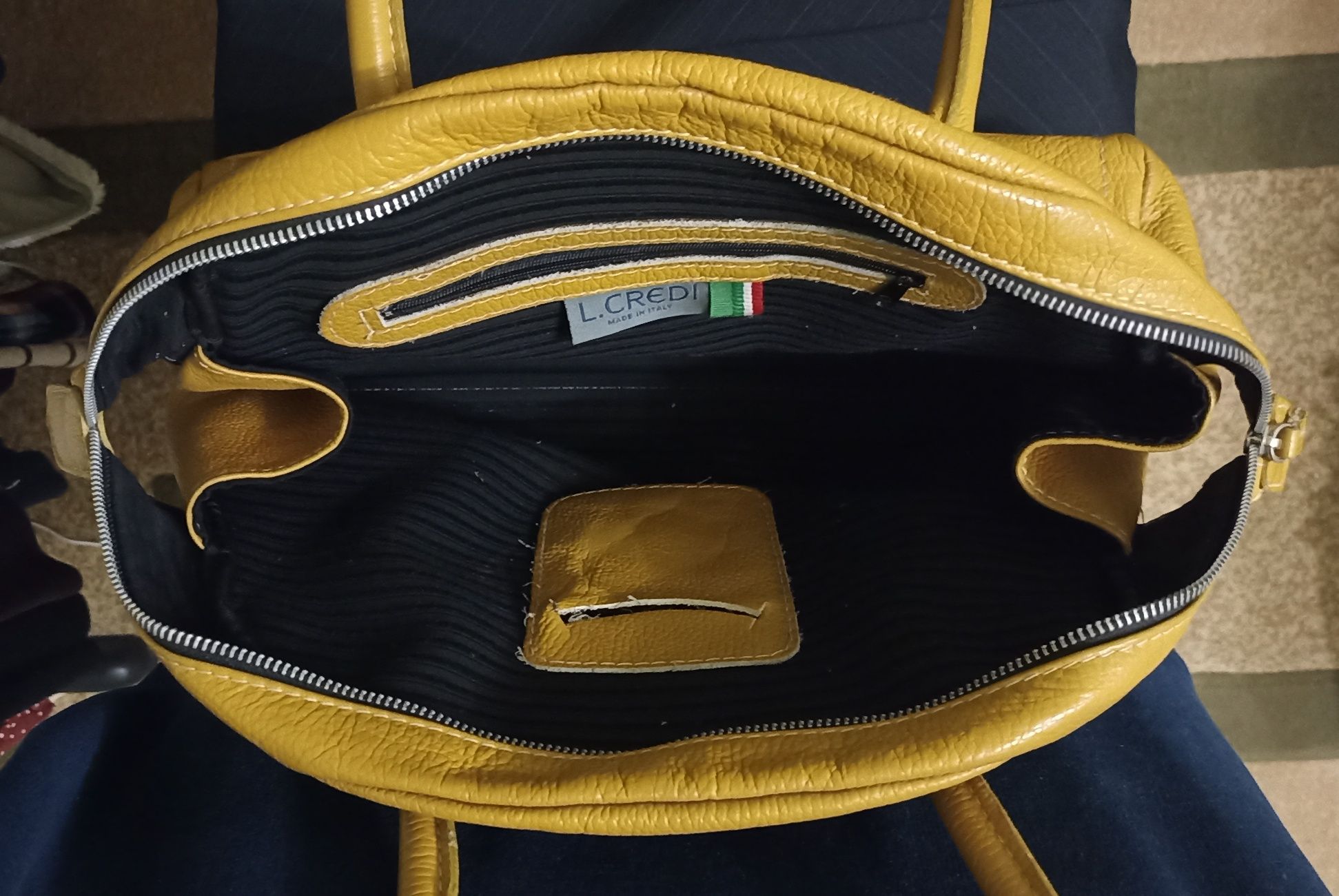 Сумка жіноча з натуральної шкіри бренд ''L . CREDI''  Made in Italy.