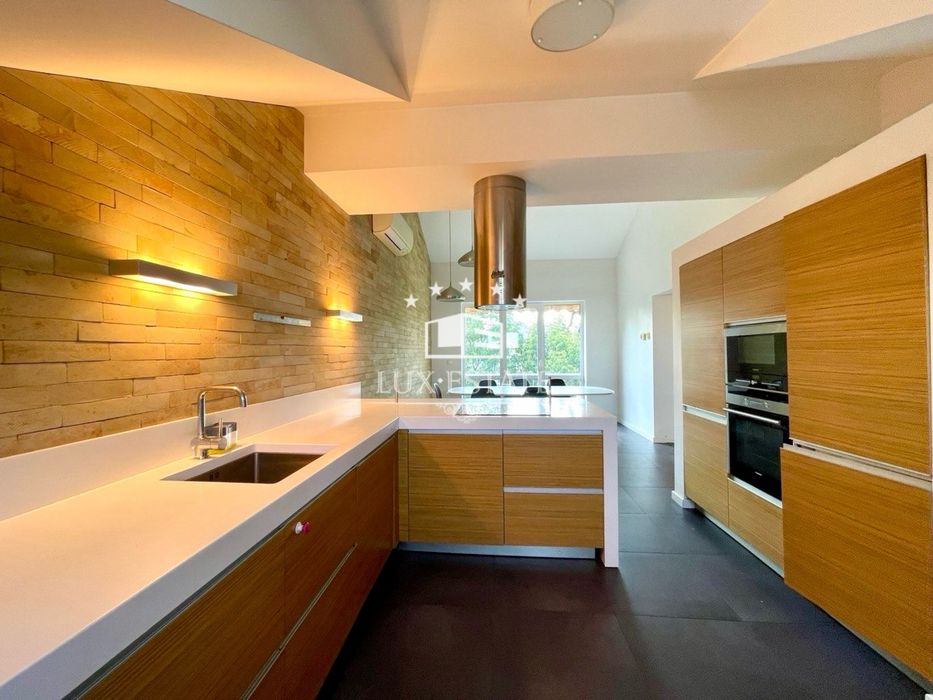 Аренда Таунхаус под офис и жилье Соломенский р-н