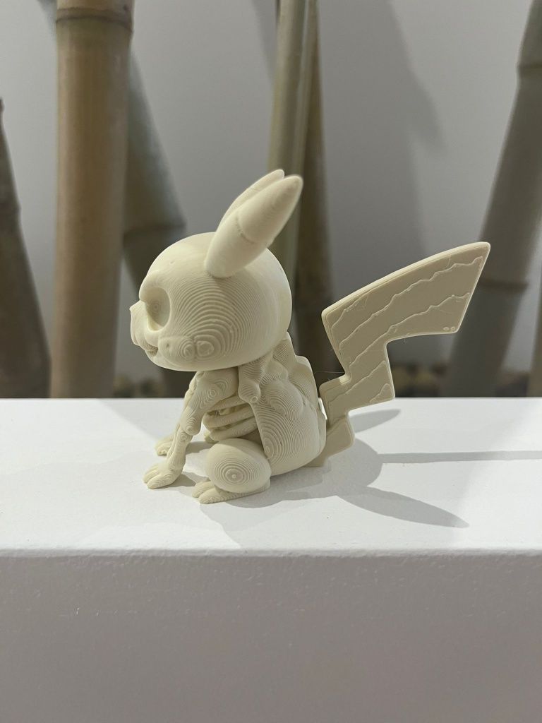 Figura Pokémon Pikachu Esqueleto
