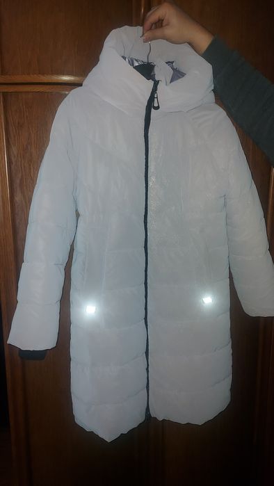 Тепле зимове пальто на дівчинку)Дуже красивий колір)