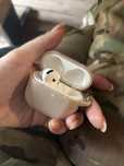 Airpods 4 нові ( в подарунок чохол)