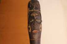 Máscara Tribal Africana em Madeira Talhada Cara e Coelho 74 cm