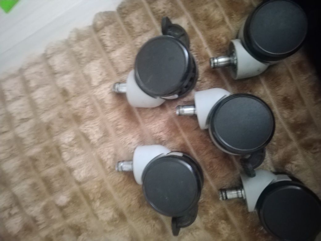 Продам калесики для офисного студа