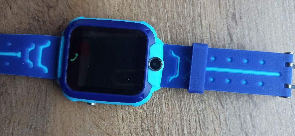 SMARTWATCH zegarek aparat lokalizator