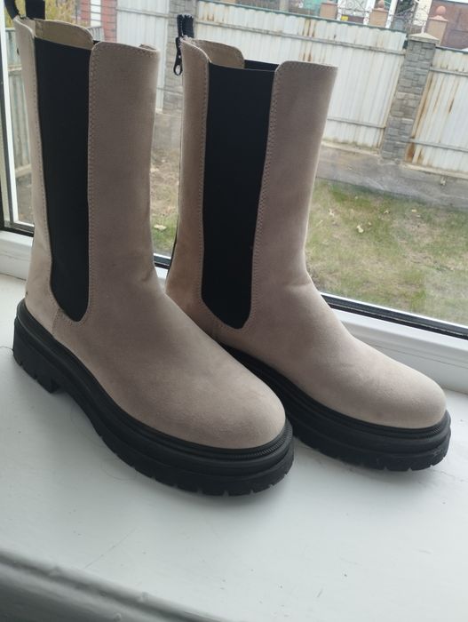 Замшеві черевики челсі