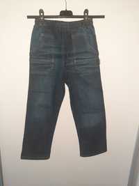 Spodnie jeansowe r.128 na gumce