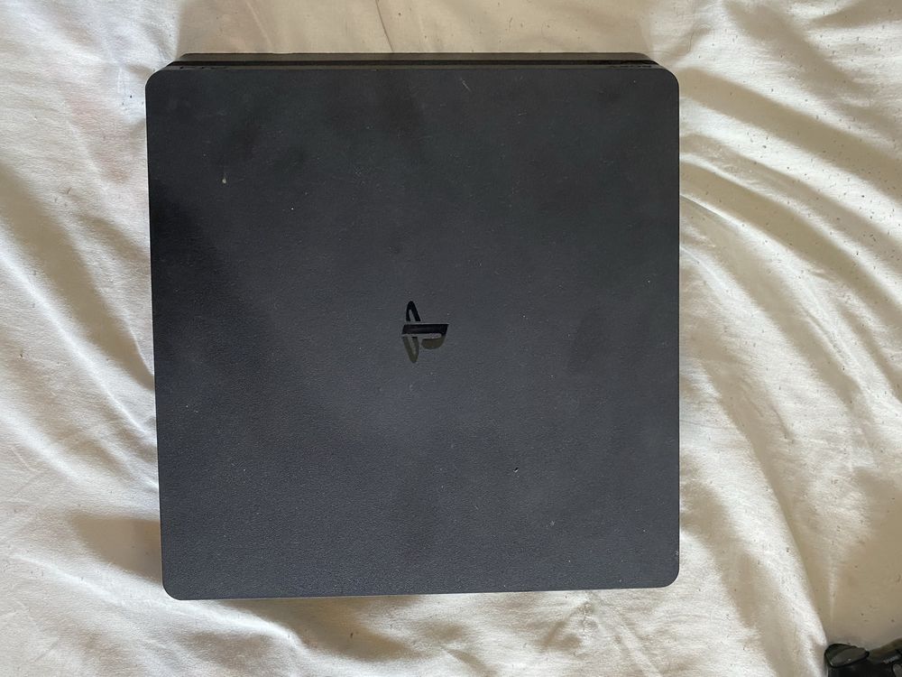 PlayStation 4 em bom estado