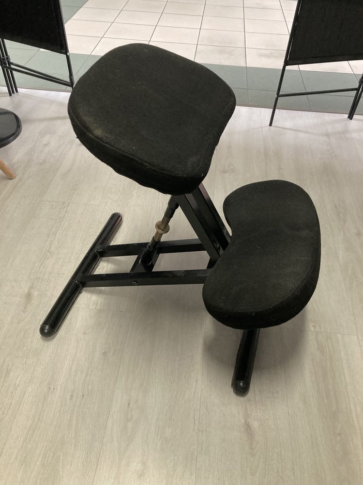 Klęczik krzesło ergonomiczne
