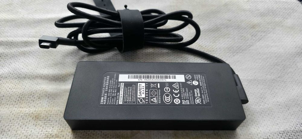 Razer Blade Pro 17 240Hz RTX 2080  16GB 512GB nowy 23k pln bateria 80%