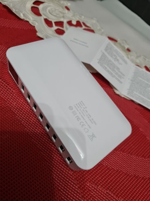 Ładowarka USB 8-portowa + kabel ładujący 1.2 M