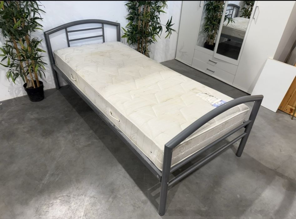 Fajne metalowe łóżko 90x200 cm materac stelaż super stan wysyłka