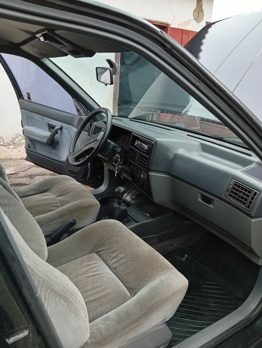 Автомобіль Renault 19