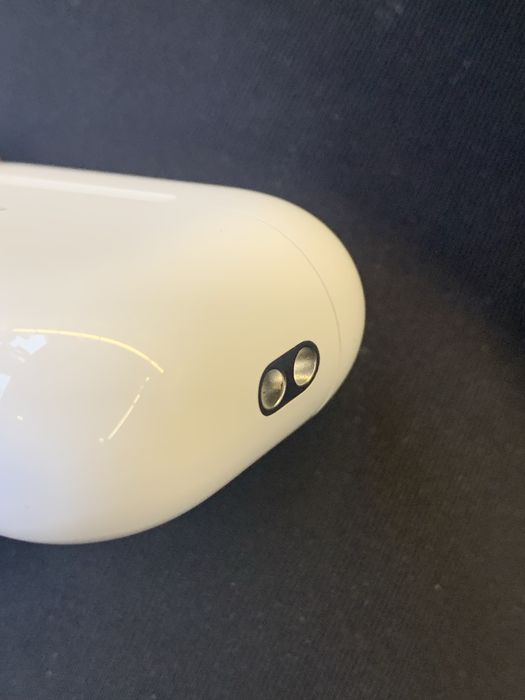 Продам кейс airpods pro 2 original бокс все заряджає