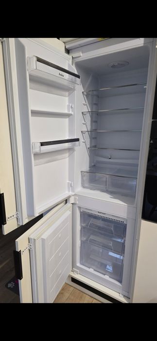 Lodówka do zabudowy Amica BK3165.8F Studio