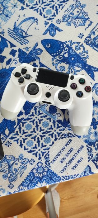 PlayStation 4 + Comando + Jogo