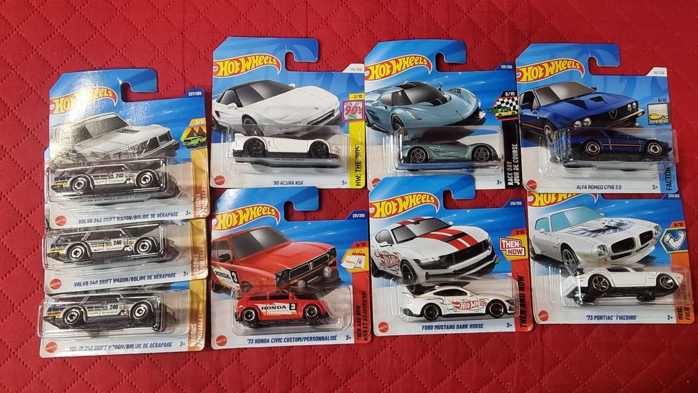 HotWheels novos em caixa para venda.