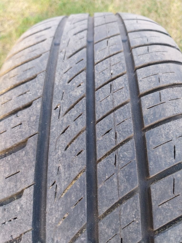 Opony letnie 185 65 r14 na stalowych felgach  komplet