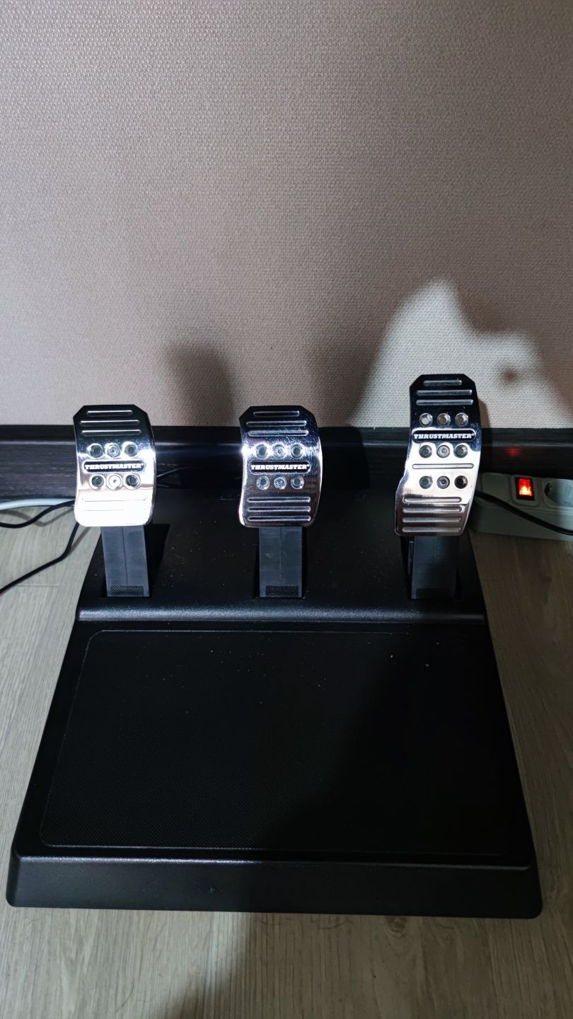 Продам Руль Игровой для Симрейсинга Thrustmaster TX (T300)