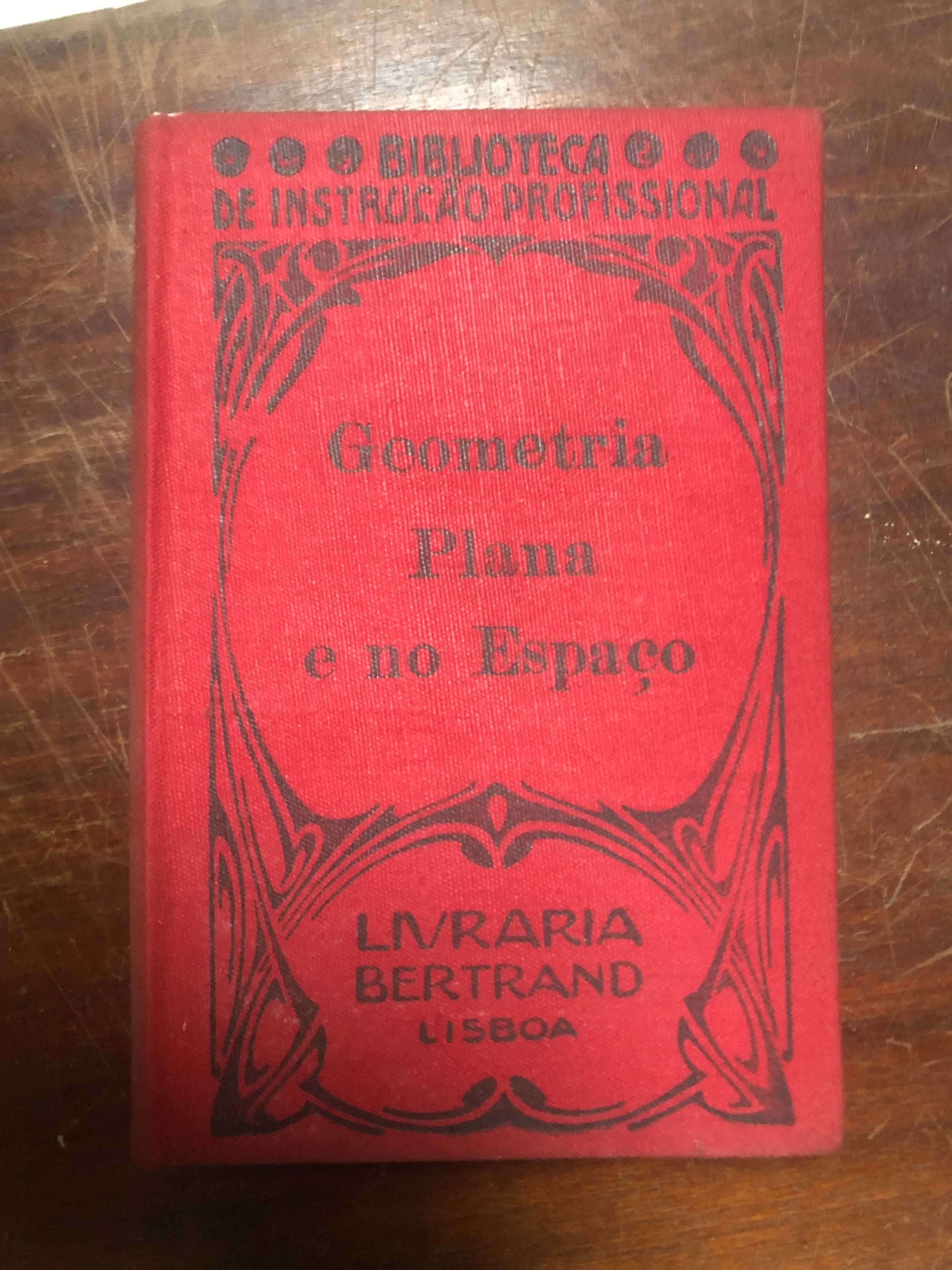 1- Sortido: Biblioteca de Instrução Profissional. Escolher em imagem