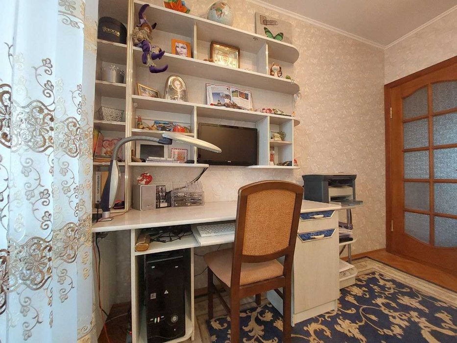 Продам набір меблів (кімната школяра)