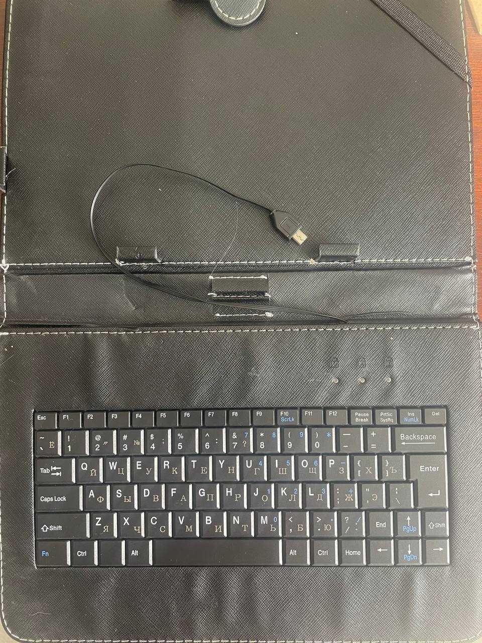 Чехол - клавиатура для планшета 12" (280*180 мм), micro USB