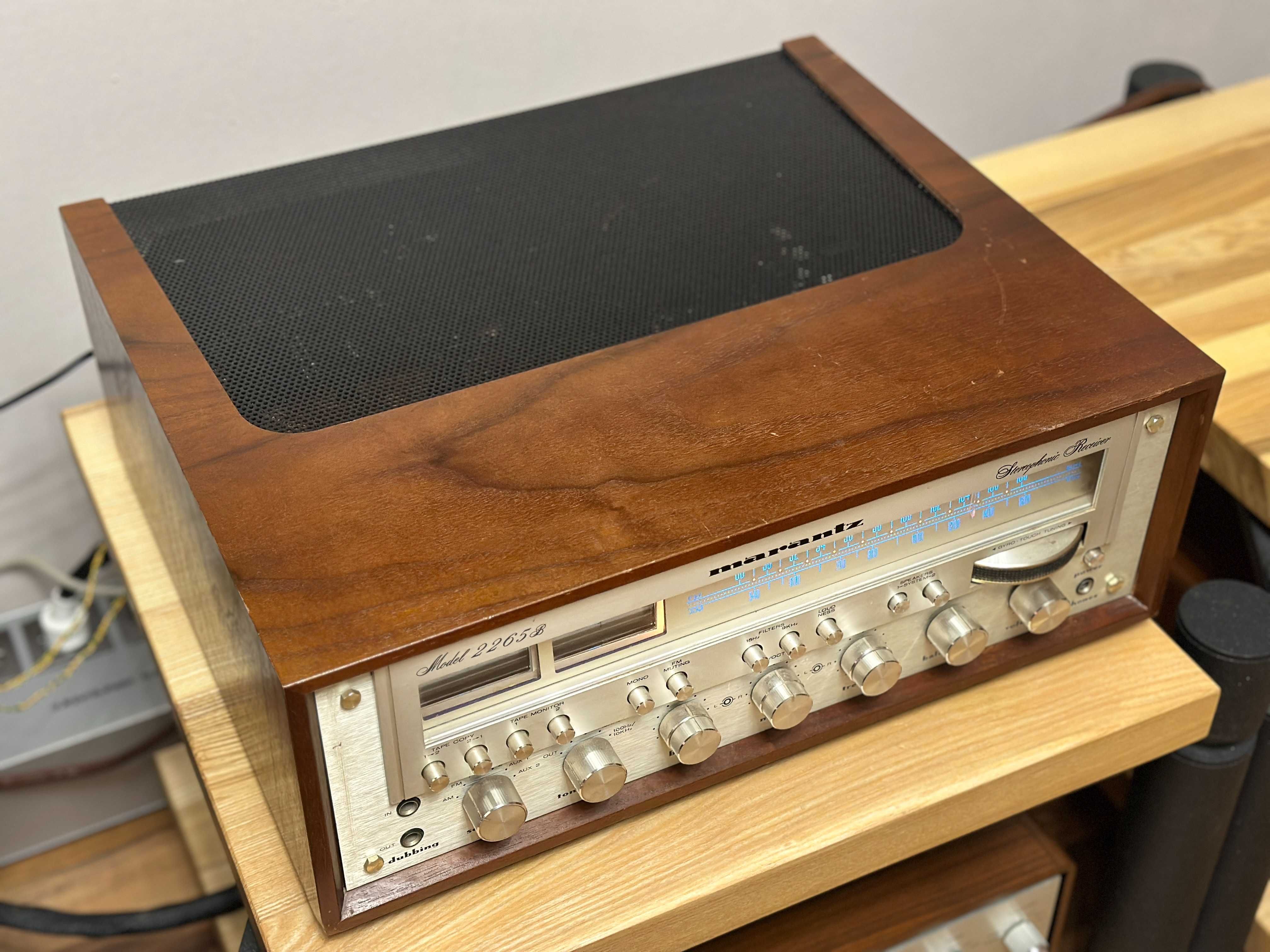 Ресивер Marantz 2265B в деревяному "макінтоші"