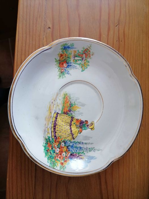 Prato de sacavém com dama