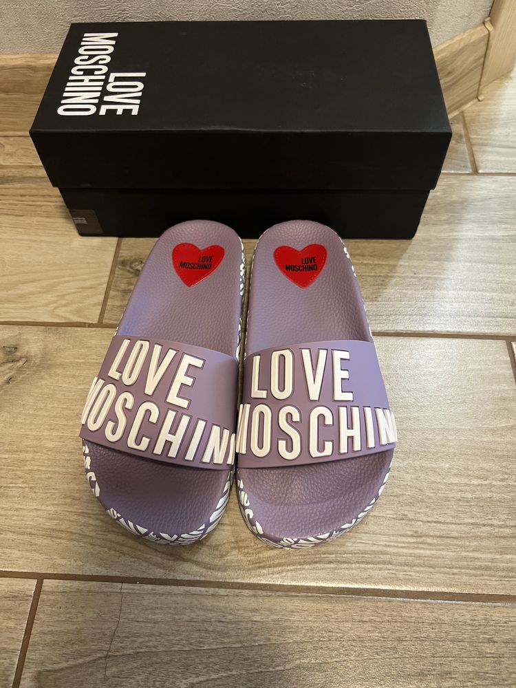 Шльпанці Love moschino