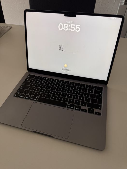 Macbook Air M2 2022