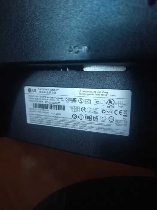 Монитор LG W2243S-PF / 22"