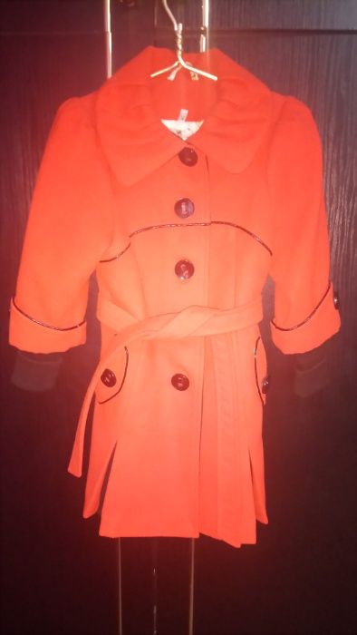 Пальто для девочки деми продаю