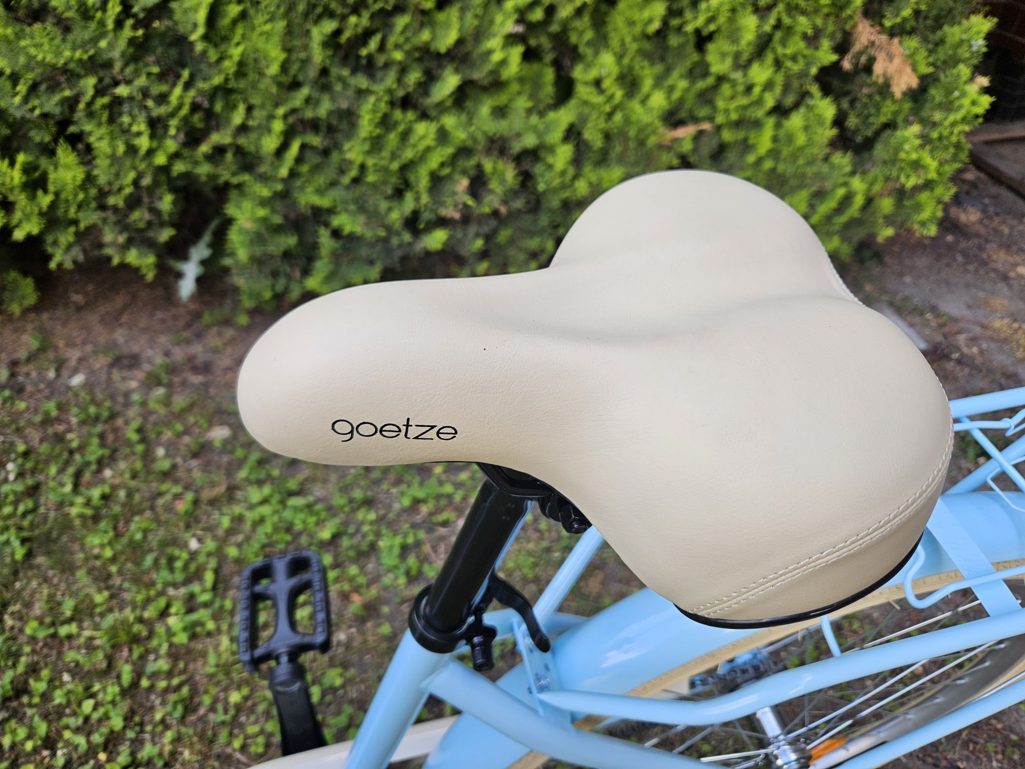 Rower damki miejski Goetze 26" niebieski, z koszykiem