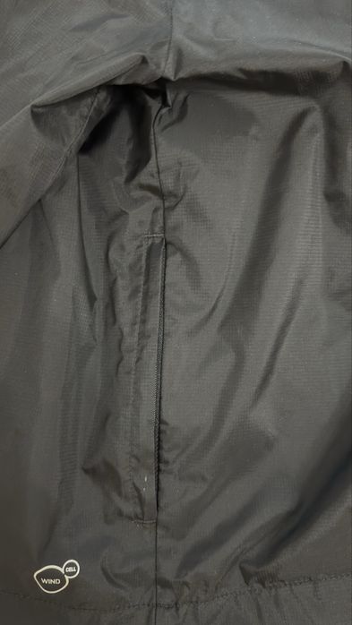 Вітровка для хлопчика фірми puma