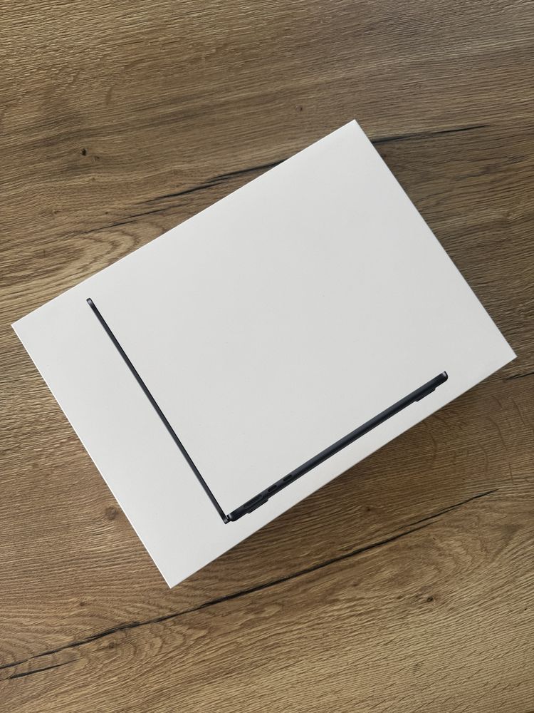 Laptop MacBook AIR M2 8gb/256gb idealny na gwarancji