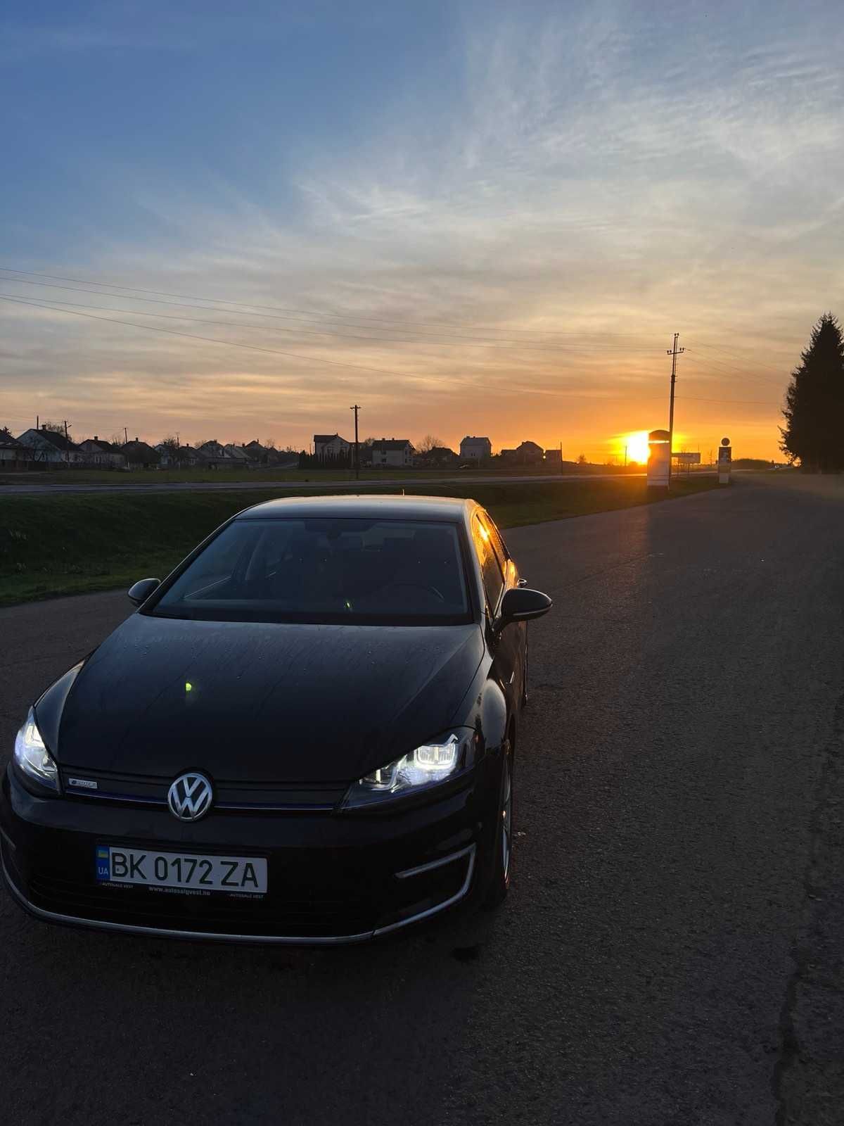 Volkswagen e-Golf 2015