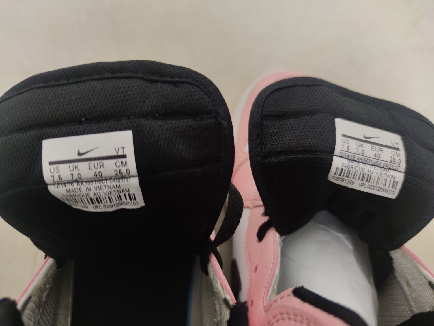 Жіночі кросівки Nike Air Jordan 1 pink black