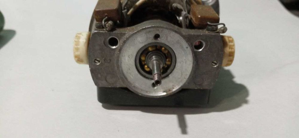 Электродвигатель синхронный ДО-20А 220 / 6000