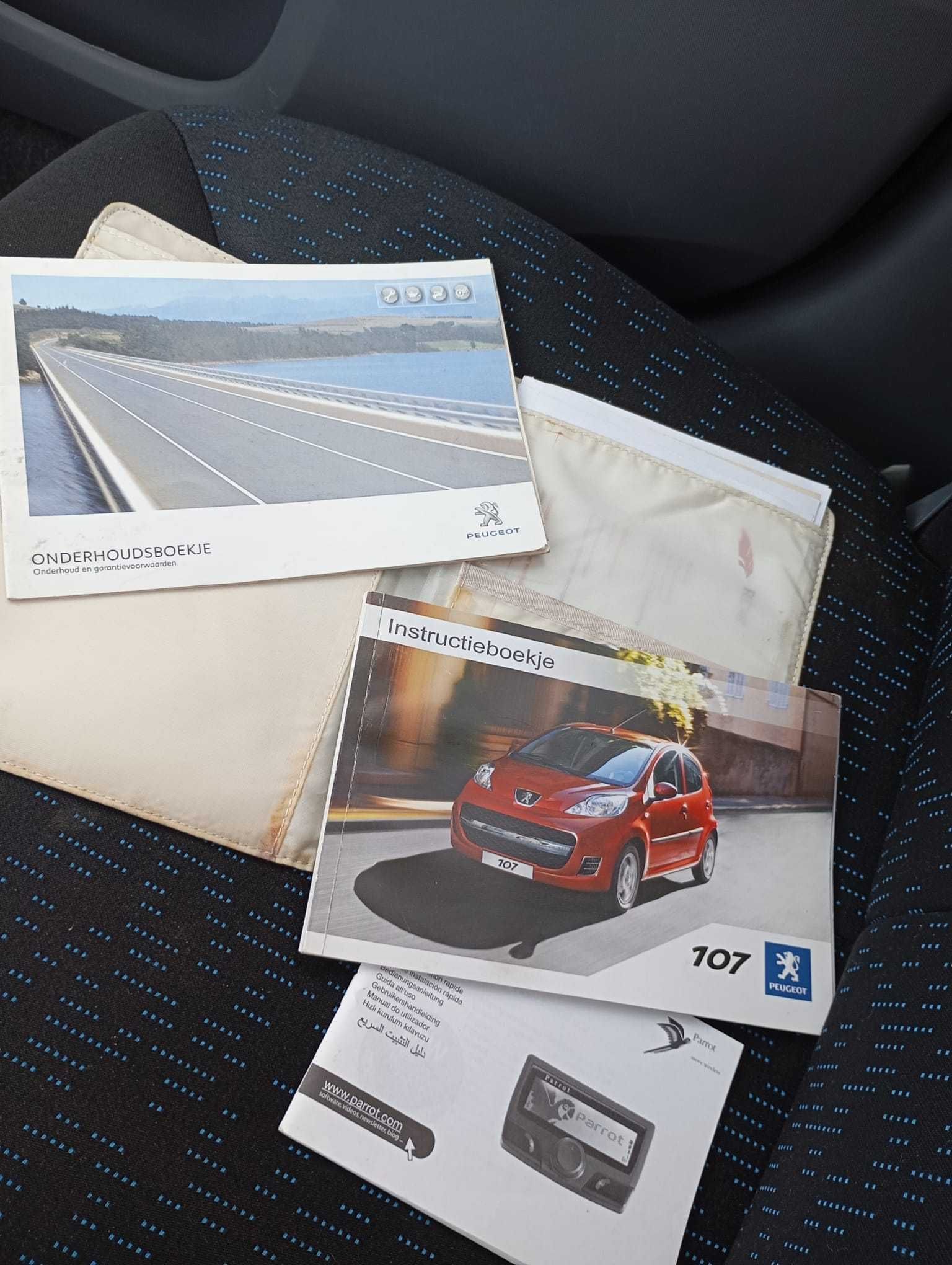 Peugeot 107 com Ar Condicionado - P/ VENDER ATÉ SEGUNDA-FEIRA POR 5200