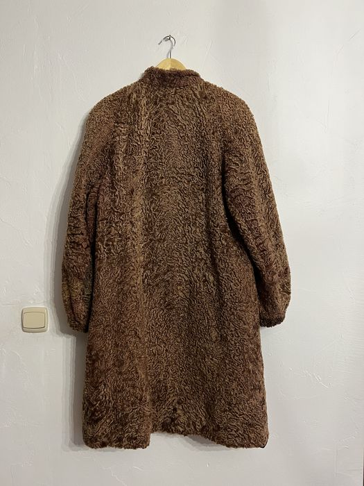 płaszcz brązowy z karakułów